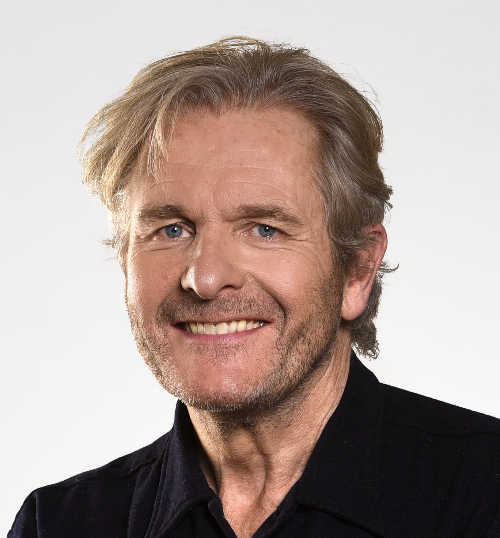 Robert Bathurst