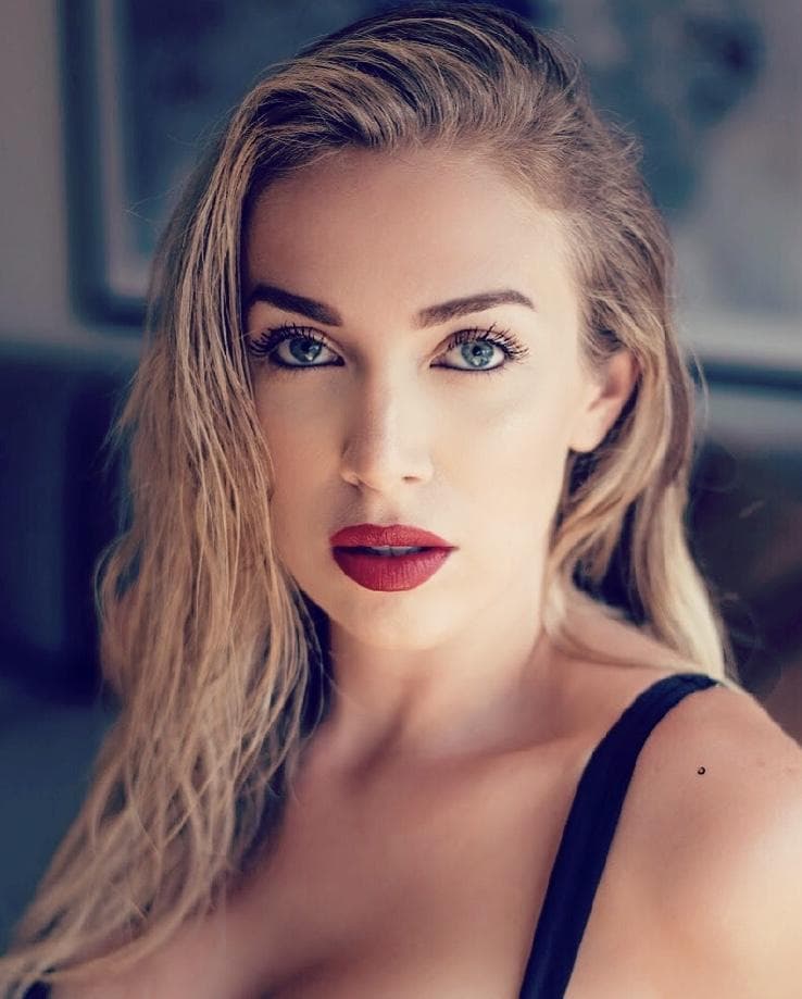 Laura Jacobs