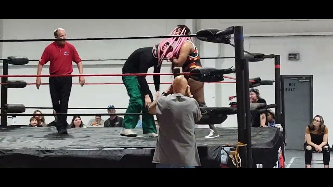 Battle On The Border Clarksville Chaos 3 InterGender match Kasie Clay Vs Medic 8