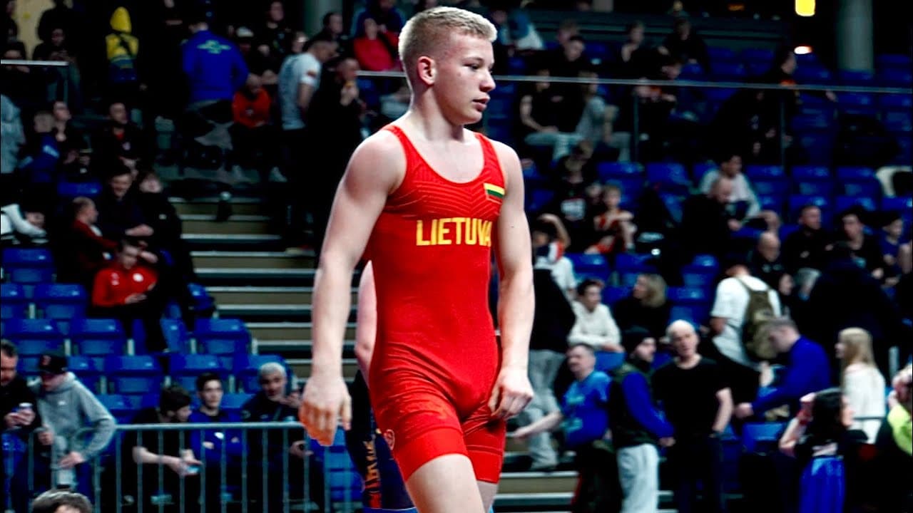 U13 Matas Petrovas (LTU) vs Renat Istratov (UKR) 66kg. Greco-roman boys youth wrestling. C-cam-man