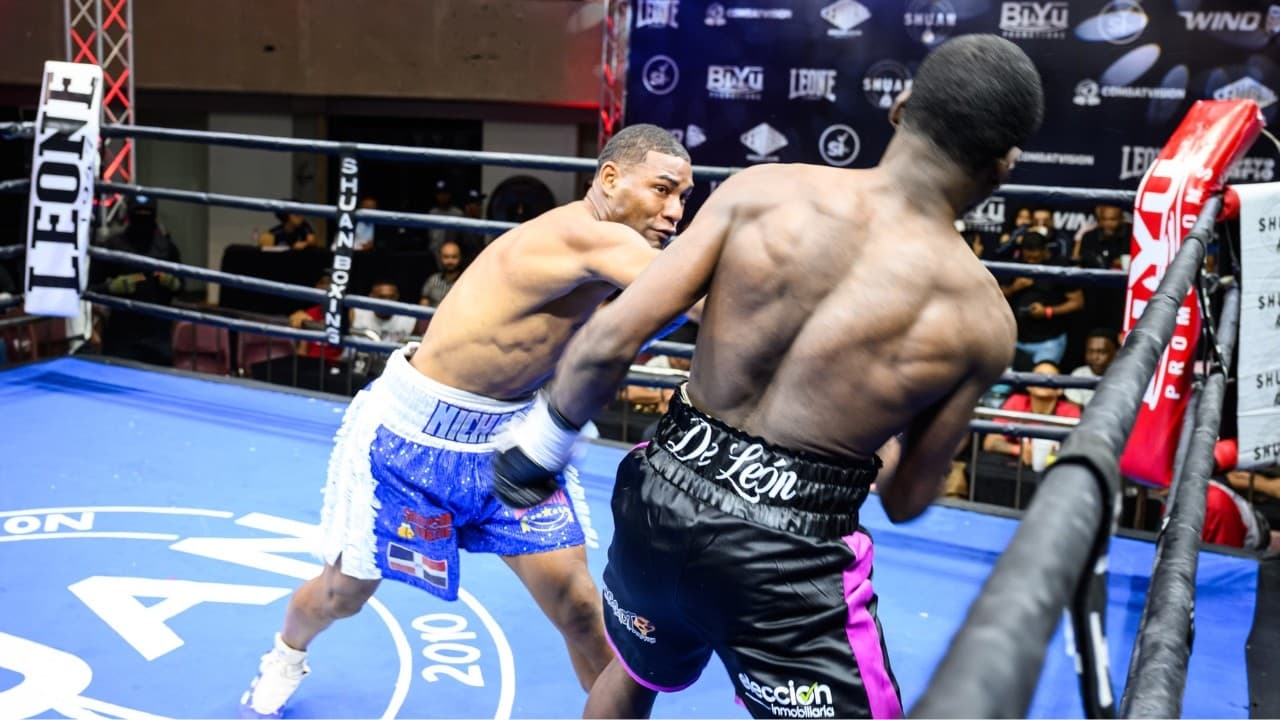 MICHAEL RAMIREZ LE QUITA EL INVICTO A KENNY DE LEON