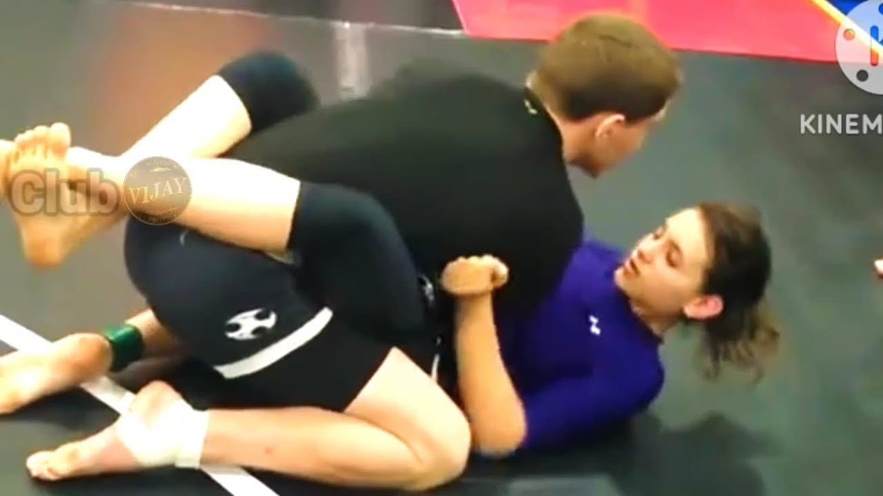 “Unexpected Winner 😱 Girl vs Boy Wrestling”#wwe#grappling #submission