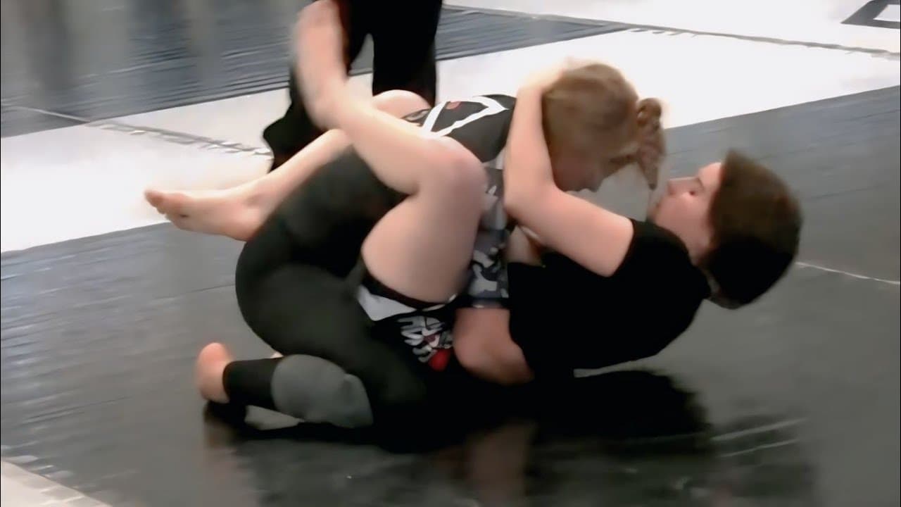 Girl vs Boy Jiu-Jitsu Battle Turns INTENSE — Wait for the Final Move!