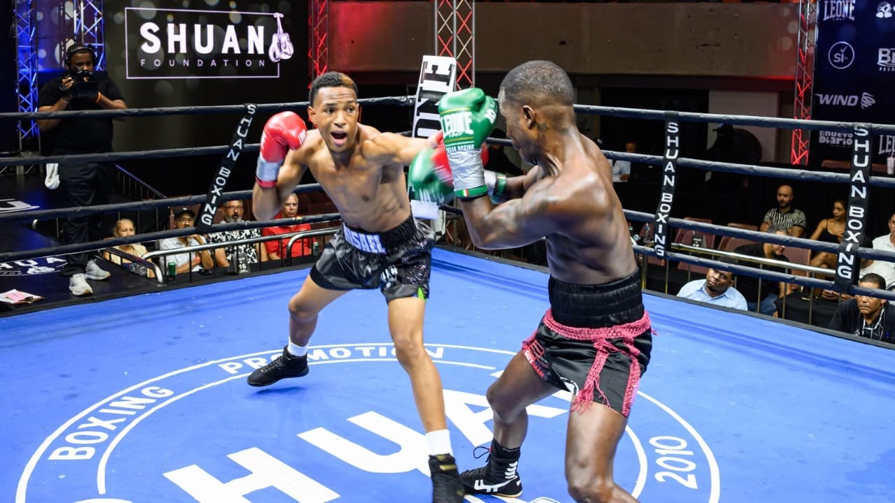MISAEL SANTANA EN DEBUT CONTRA MARCO ACEVEDO