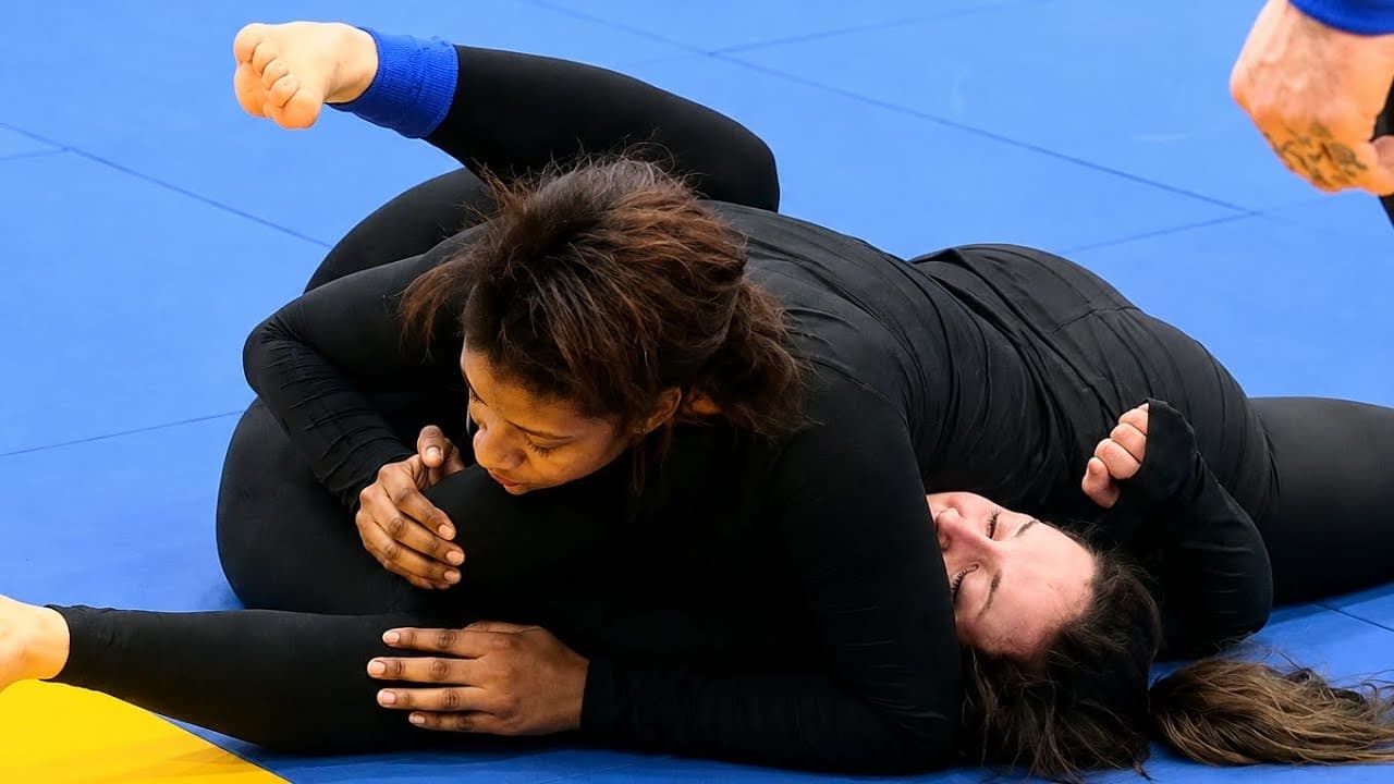 🔥 Intense Women's Grappling Match | Amazing Ground Control & Submission Defense 💪