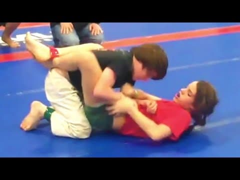 😱💥 GIRL SHOWS REAL STRENGTH | BOY CAN’T ESCAPE #bjj​ #combatsport​ #nogi​ #jiujitsu