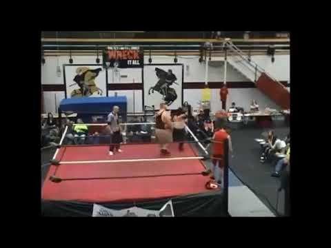 500-pound mixed martial artist overpowers two opponents in a two on one handicap match