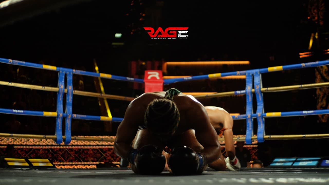 POV : You're fighting Muay Thai at Rajadamnern