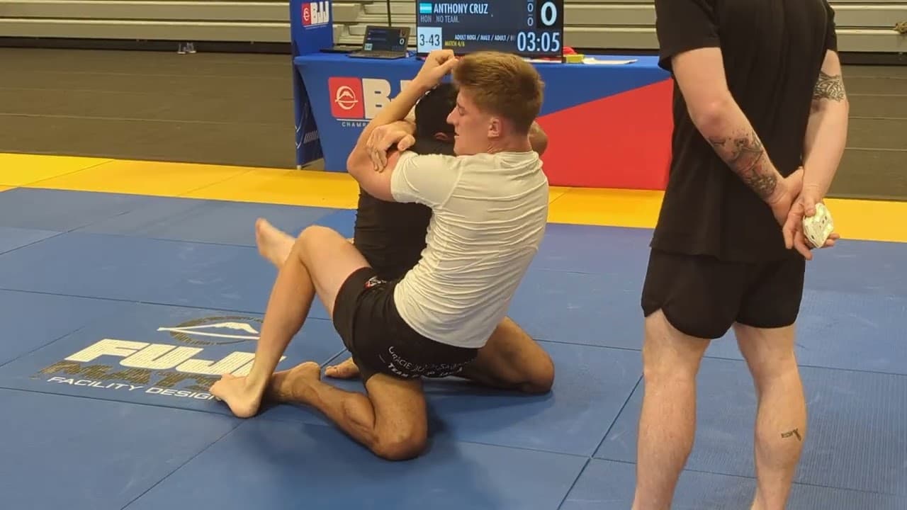 Strong Back And Forth Battle Between Two Big Guys BJJ No Gi Match .