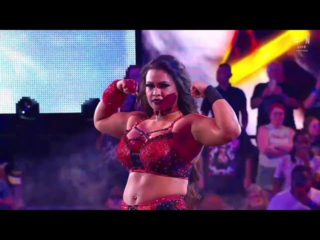 Reina Volcan VS Skylar Raye