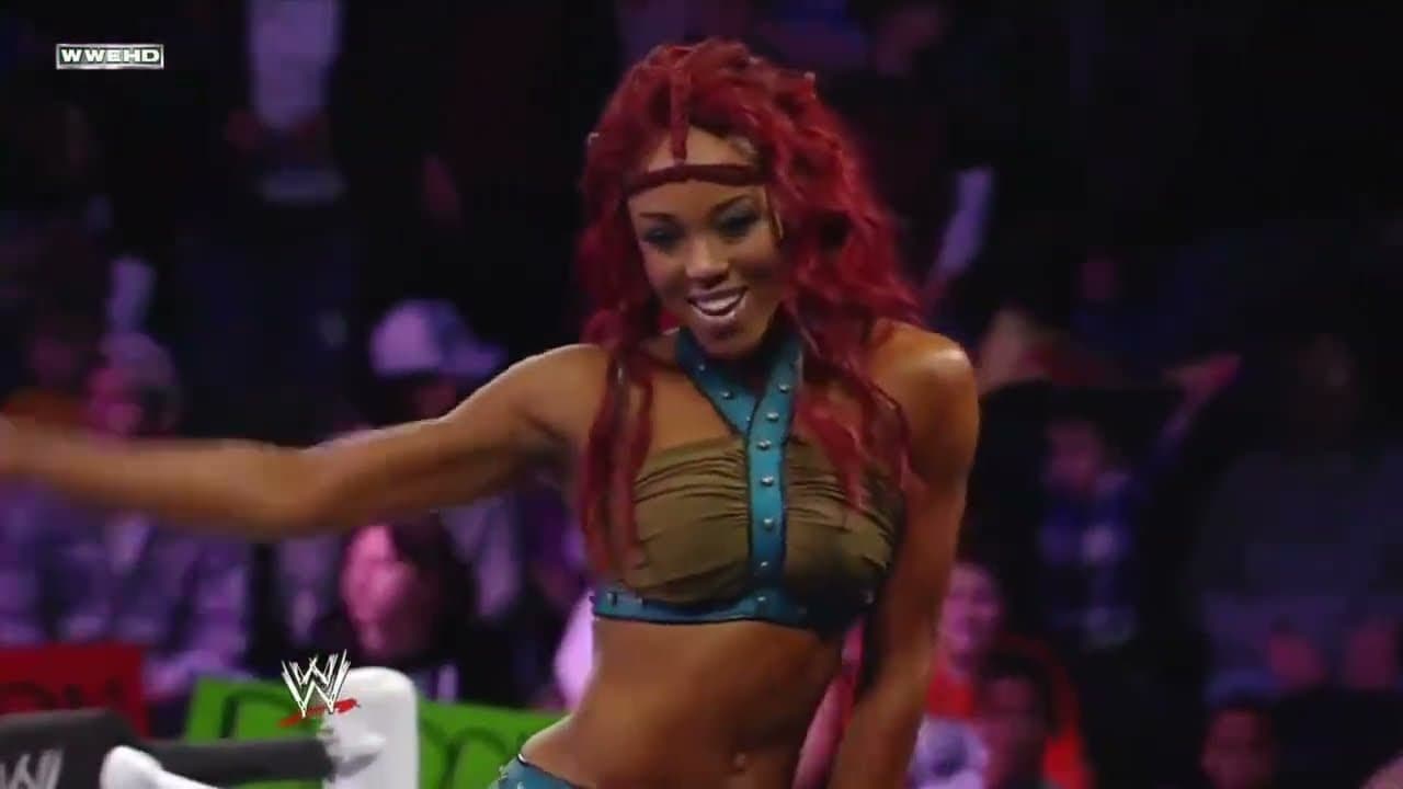 WWE Superstars: 1/13/2011 Alicia Fox vs Gail Kim