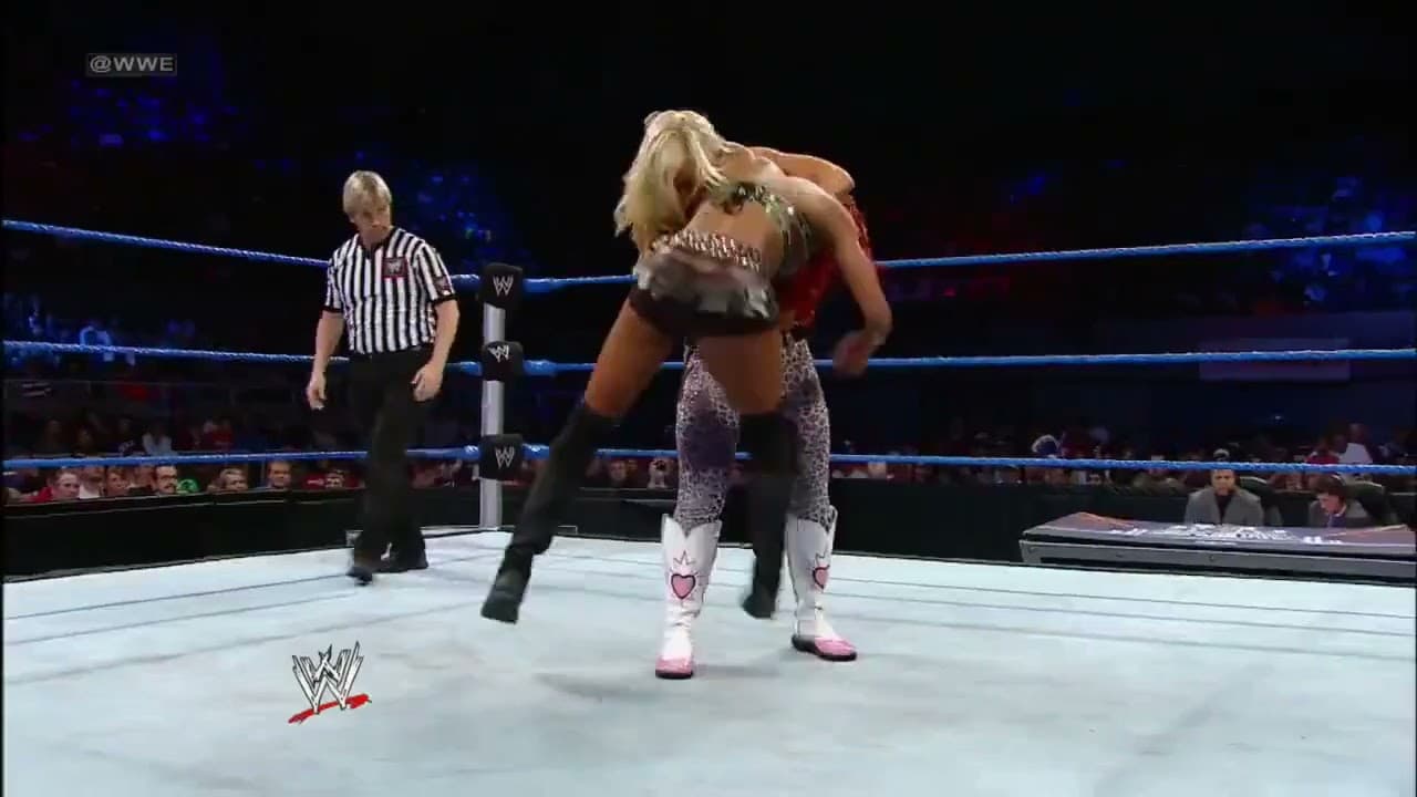 WWE Superstars: 5/12/2012 Alicia Fox vs Natalya