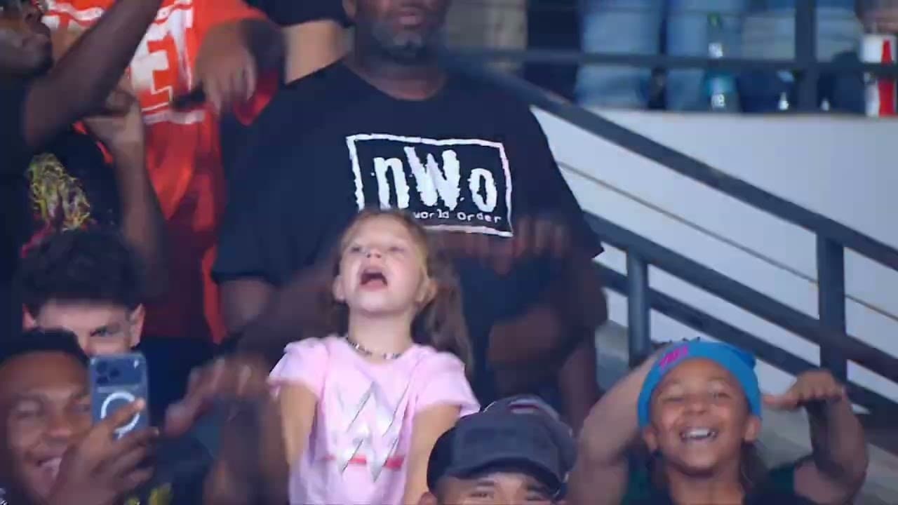 WWE RAW THE USOS ENTRANCE 09/07/26