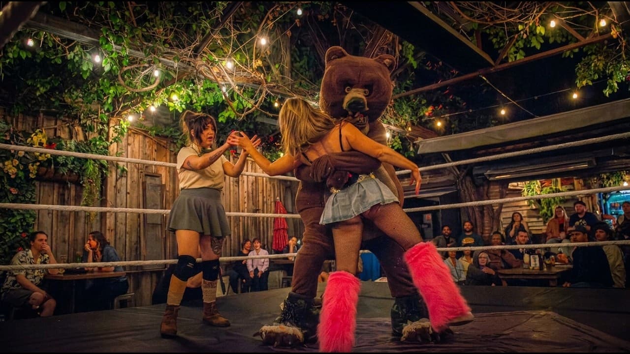 Bear vs Hot chick | Intergender wrestling(84)